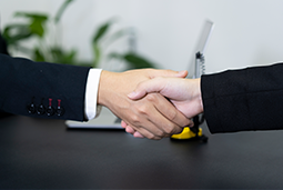 池州市政府与kdpay钱包官网国际举行合作研讨座谈会暨合作项目签约仪式